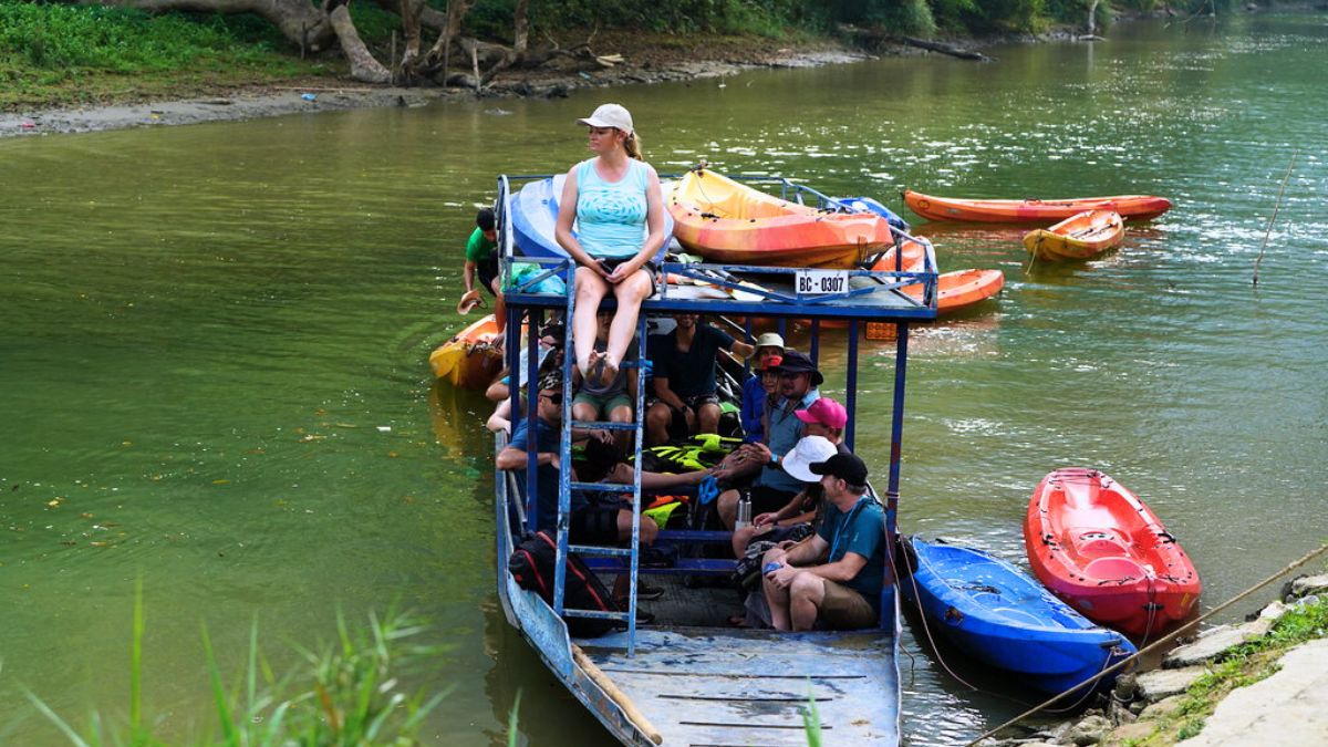 Active adventure tour - Pioneer on Ba Be lake 3 days
